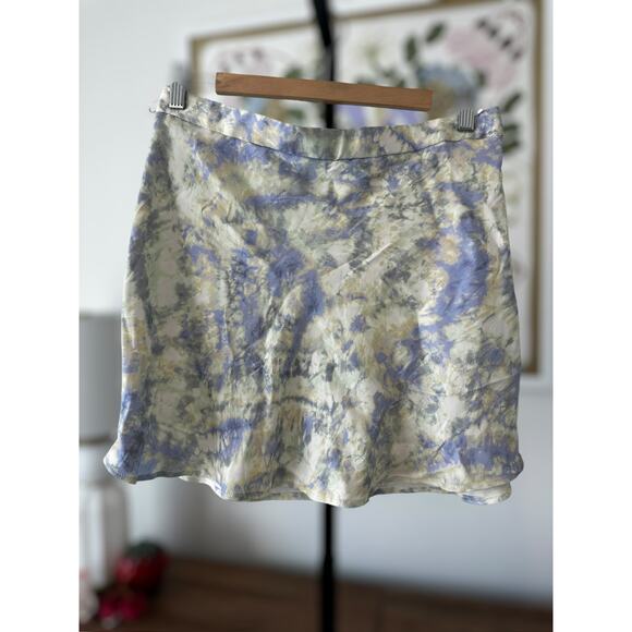Zara Blue and Cream Marble Pattern Satin Mini Skirt Size Large - Picture 1 of 7